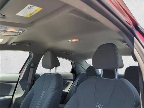 Used 2024 Hyundai Elantra SEL FWD image 15