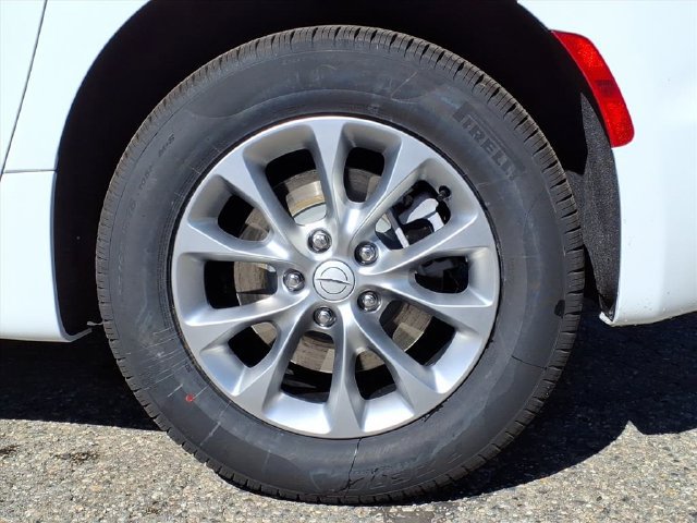New 2026 Chrysler Pacifica Select AWD/4WD image 7