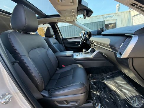Used 2024 MAZDA CX-90 Plug-In Hybrid w/ Premium Pkg AWD/4WD image 28
