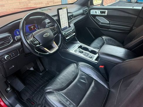 Used 2020 Ford Explorer Platinum w/ Premium Technology Package AWD/4WD image 21