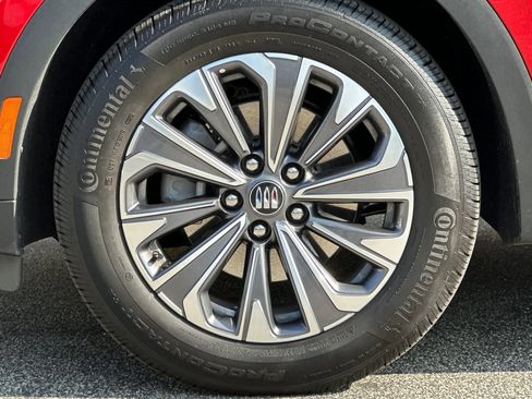 Used 2025 Buick Envision Preferred image 37