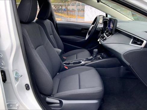 Certified 2025 Toyota Corolla LE image 9