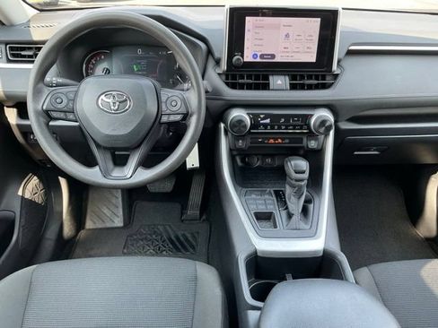 Used 2025 Toyota RAV4 LE AWD/4WD image 14
