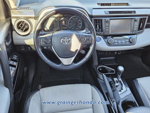 Used 2016 Toyota RAV4 Limited image 12