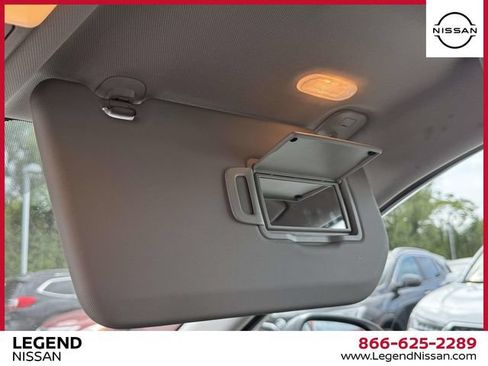 Used 2023 Nissan Rogue S AWD/4WD image 33