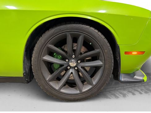 Used 2015 Dodge Challenger R/T Scat Pack w/ Leather Interior Group RWD image 49