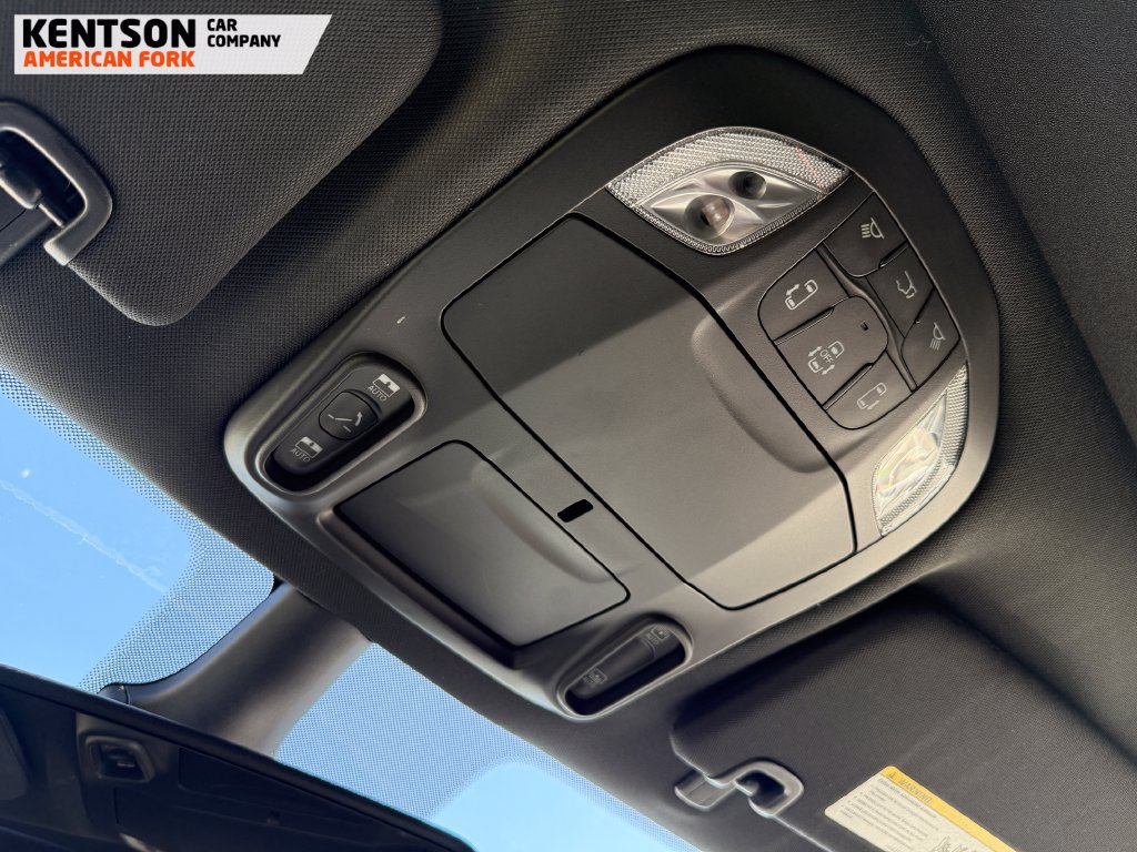 Used 2026 Chrysler Pacifica Limited AWD/4WD image 34