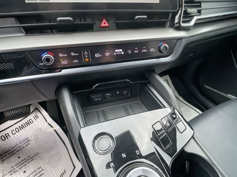 Used 2023 Kia Sportage EX image 20