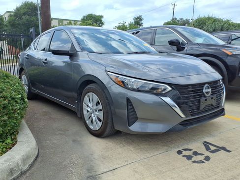 Used 2025 Nissan Sentra S FWD image 3
