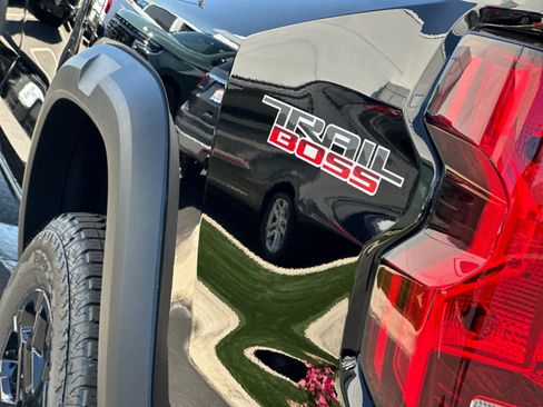 New 2026 Chevrolet Colorado Trail Boss AWD/4WD image 24