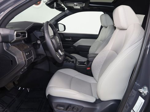 Used 2025 Toyota Tacoma Limited image 12