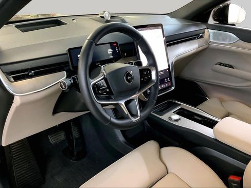 Used 2025 Volvo EX90 Ultra AWD/4WD image 17