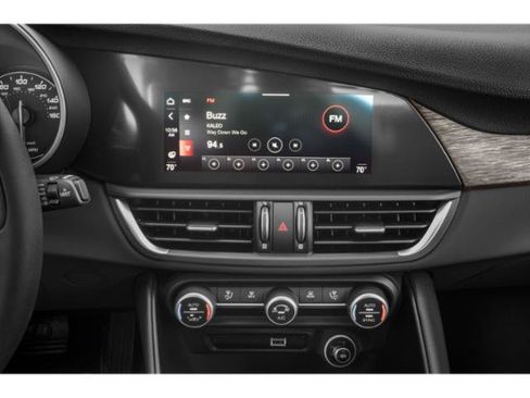 Used 2020 Alfa Romeo Giulia w/ Nero Edizione RWD image 12