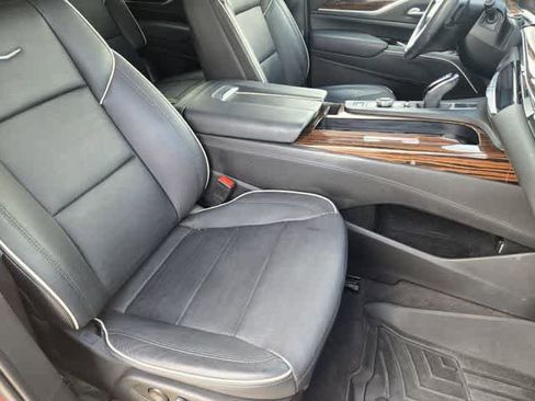 Used 2022 Cadillac Escalade Premium Luxury image 13