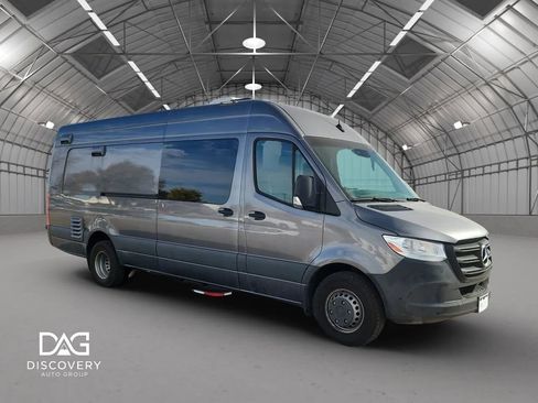 Used 2022 Mercedes-Benz Sprinter 4500 w/ Parking Package image 7