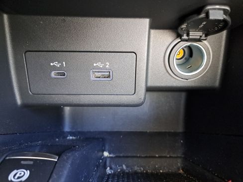 Certified 2024 Nissan Kicks SR w/ SR Premium Package FWD image 29