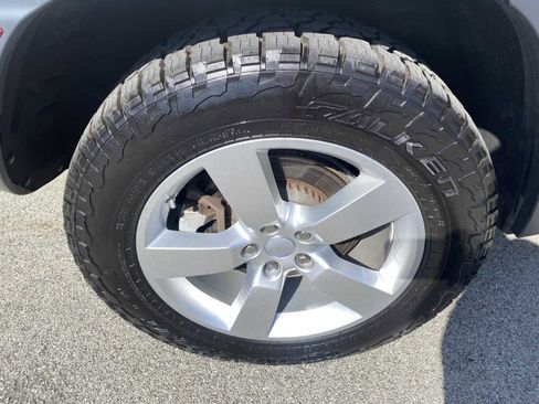 Used 2020 Land Rover Defender 110 First Edition image 52