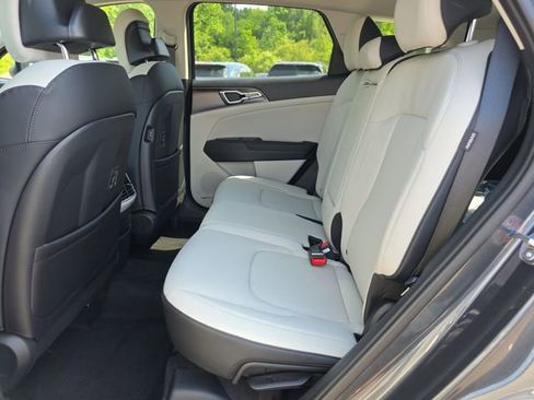 New 2026 Kia Sportage EX FWD image 6