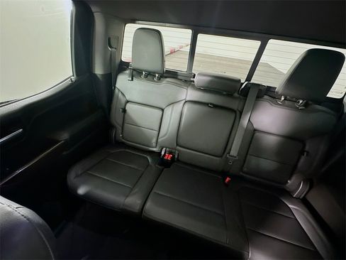 Used 2019 Chevrolet Silverado 1500 RST image 12