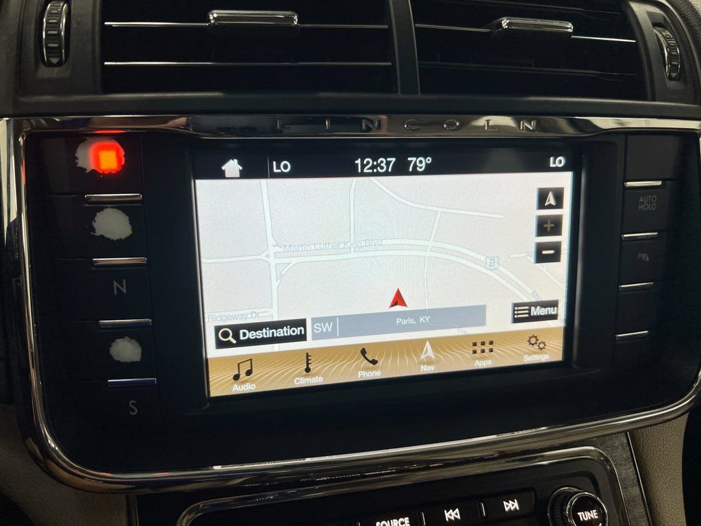 Used 2017 Lincoln Continental Select AWD/4WD image 15