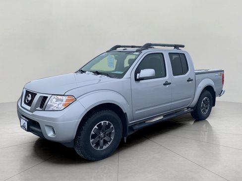 Used 2019 Nissan Frontier PRO-4X image 3