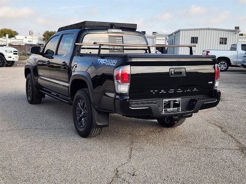 Used 2023 Toyota Tacoma TRD Off-Road w/ Technology Package image 3