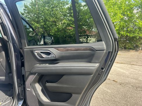 Used 2022 Chevrolet Tahoe Z71 w/ Luxury Package AWD/4WD image 14