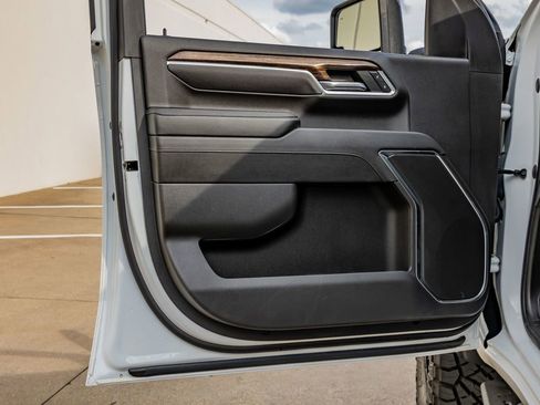 Used 2024 GMC Sierra 3500 SLE image 36