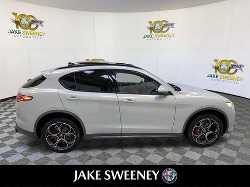 Used 2023 Alfa Romeo Stelvio Ti AWD/4WD image 11