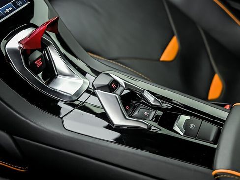 Used 2020 Lamborghini Huracan EVO RWD image 27