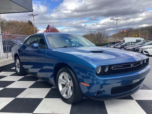 Used 2023 Dodge Challenger SXT image 8