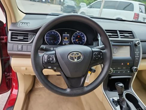 Used 2016 Toyota Camry SE FWD image 12