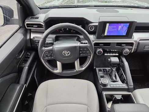 Used 2025 Toyota 4Runner SR5 AWD/4WD image 10