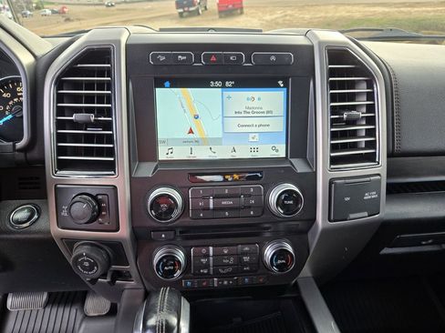 Used 2018 Ford F150 Platinum w/ Equipment Group 701A Luxury image 3