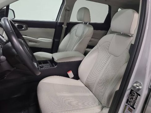 Used 2023 Kia Sorento S w/ Panoramic Sunroof Package AWD/4WD image 22