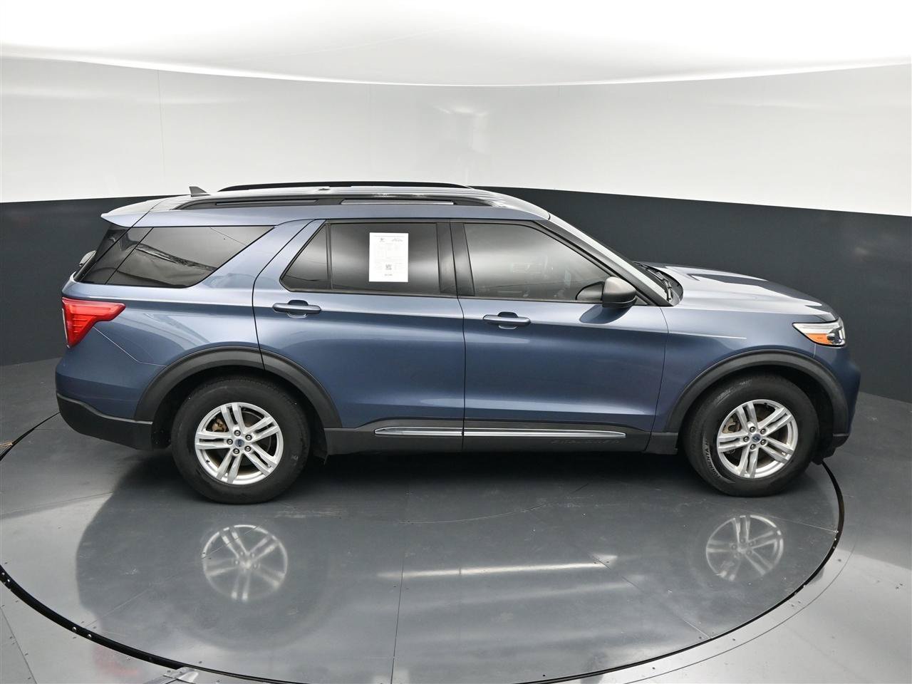 Used 2021 Ford Explorer XLT w/ Equipment Group 202A RWD image 22