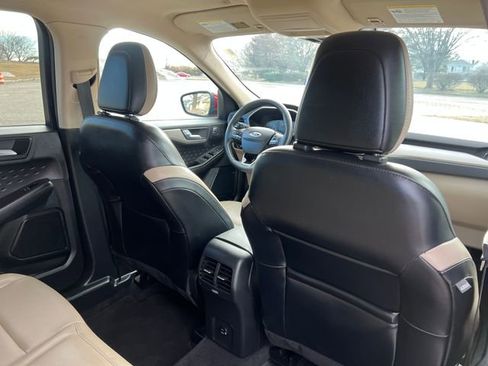Used 2020 Ford Escape SEL image 32