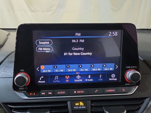 Used 2023 Nissan Altima 2.5 SV FWD image 12