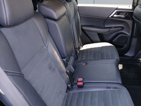Used 2024 Mitsubishi Outlander SE FWD image 18