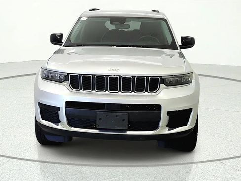 Used 2022 Jeep Grand Cherokee L Laredo w/ Luxury Tech Group I AWD/4WD image 2