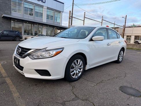 Used 2016 Nissan Altima 2.5 S w/ Power Driver Seat Package image 3
