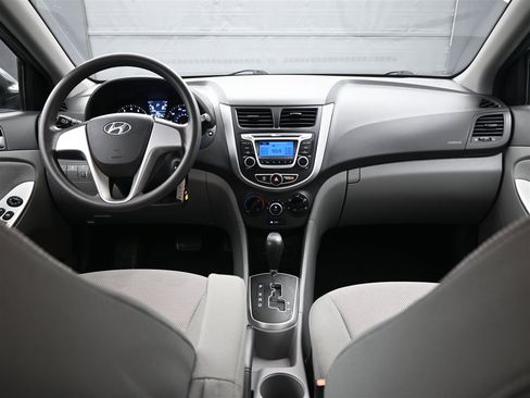 Used 2014 Hyundai Accent GLS image 12