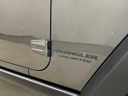 Used 2017 Jeep Wrangler Unlimited Sport image 6