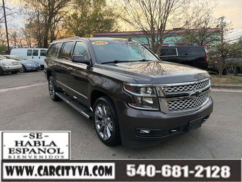 Used 2018 Chevrolet Suburban LT w/ LT Signature Package image 1