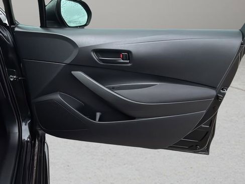 Used 2022 Toyota Corolla LE FWD image 9