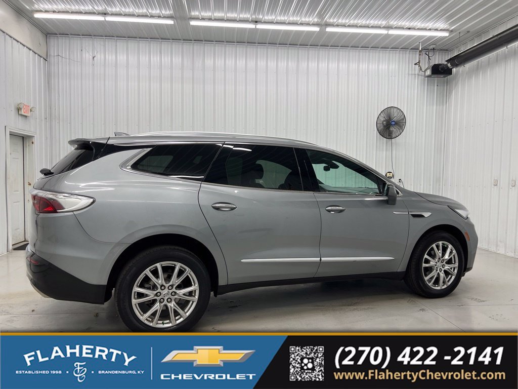 Used 2023 Buick Enclave Essence w/ Experience Buick Package AWD/4WD image 2