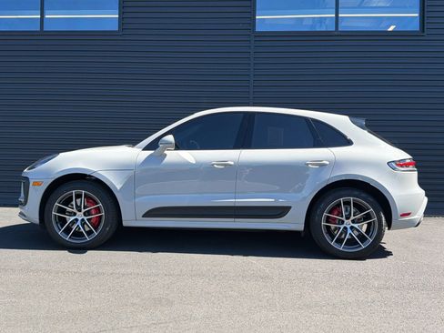 Certified 2023 Porsche Macan S AWD/4WD image 3