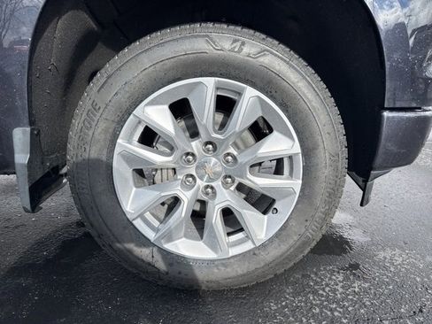 Used 2022 Chevrolet Silverado 1500 Custom image 9