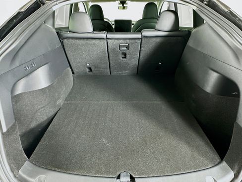 Used 2022 Tesla Model Y Long Range image 28