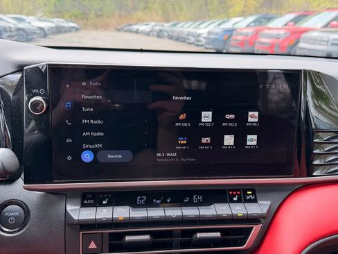 Used 2025 Toyota Camry XSE AWD/4WD image 12